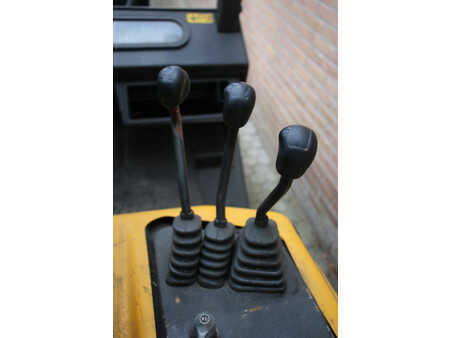 Gas gaffeltruck 2004  Yale GLP30TF (24)