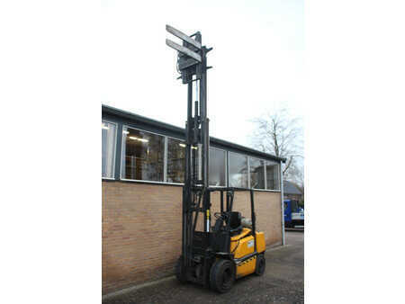Gas gaffeltruck 2004  Yale GLP30TF (26)