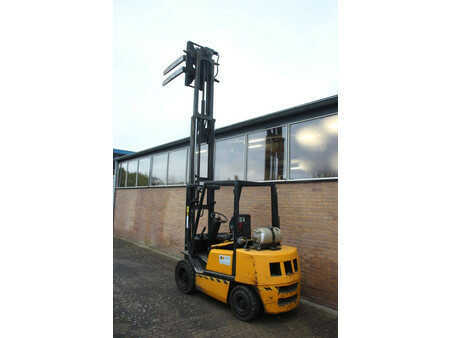 Gas gaffeltruck 2004  Yale GLP30TF (27)
