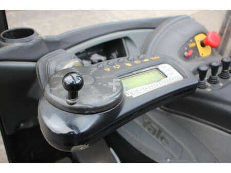 Carretilla retráctil 2009  Yale MR16 (15)