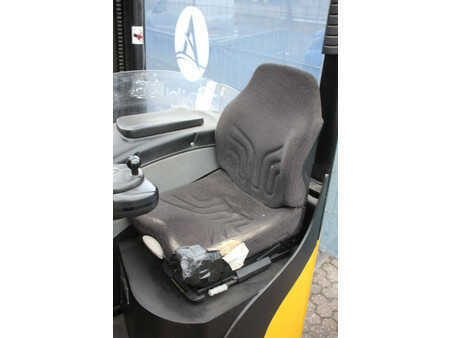 Carretilla retráctil 2009  Yale MR16 (16)