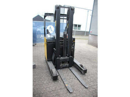 Carretilla retráctil 2009  Yale MR16 (6)