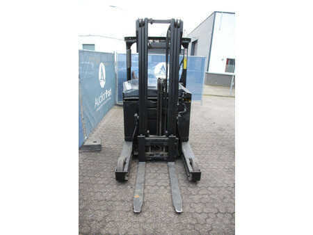 Carretilla retráctil 2009  Yale MR16 (7)