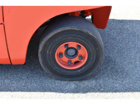 LPG heftrucks 2013  Linde H30T-02 (24)