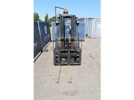 LPG heftrucks 2013  Linde H30T-02 (32)