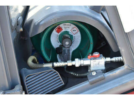 LPG heftrucks 2013  Linde H30T-02 (37)