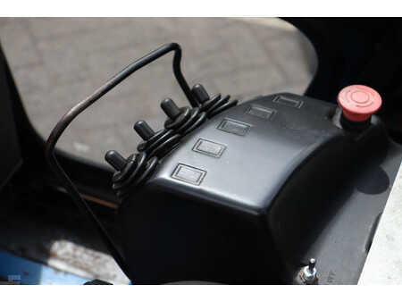 Carrelli elevatori diesel 2001  CAT Lift Trucks DP35K (21)