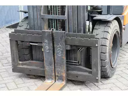 Wózki gazowe 2012  Doosan G35C-5 (11)
