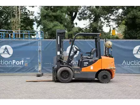 Wózki gazowe 2012  Doosan G35C-5 (2)