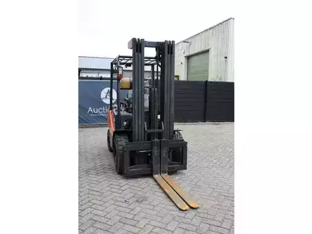 Wózki gazowe 2012  Doosan G35C-5 (7)