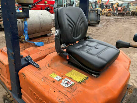 Empilhador a gás 1990  Toyota 42-5FGF 25 (10)