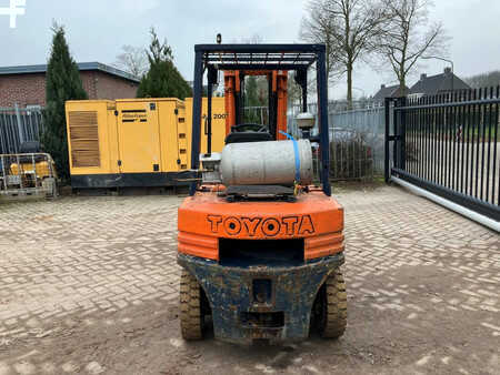 Empilhador a gás 1990  Toyota 42-5FGF 25 (5)