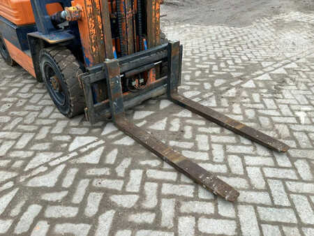 Empilhador a gás 1990  Toyota 42-5FGF 25 (8)