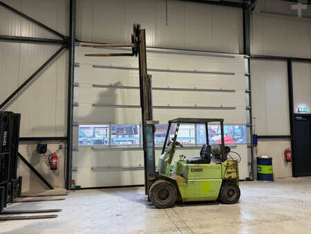 LPG heftrucks - Clark GPM 25 N (14)