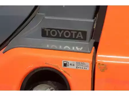Dieselový VZV 2011  Toyota 52-8FD25 (18)