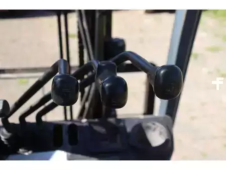 Dieselový VZV 2011  Toyota 52-8FD25 (30)