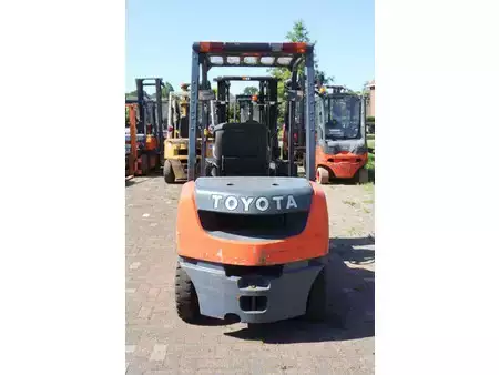 Dieselový VZV 2011  Toyota 52-8FD25 (5)