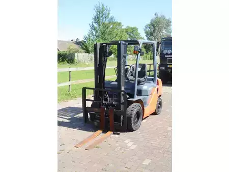 Dieselový VZV 2011  Toyota 52-8FD25 (9)