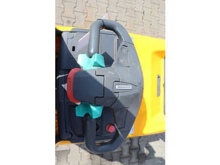 Hochhubwagen 2019  Jungheinrich ERD 220 DrivePlus (16)
