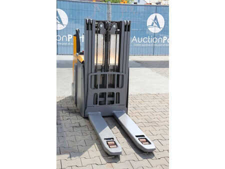 Hochhubwagen 2019  Jungheinrich ERD 220 DrivePlus (6)