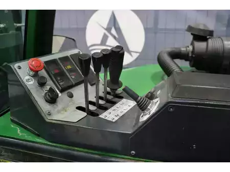 Carrelli elevatori diesel 2014  Combilift C3000CB (30)