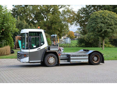 Terminaltraktor 2016  Terberg DT183 Mega (1)