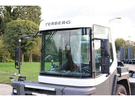 Terminaltraktor 2016  Terberg DT183 Mega (12)