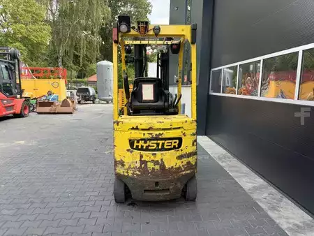 Chariots électriques à 4 roues 2013  Hyster E2.5XN (4)