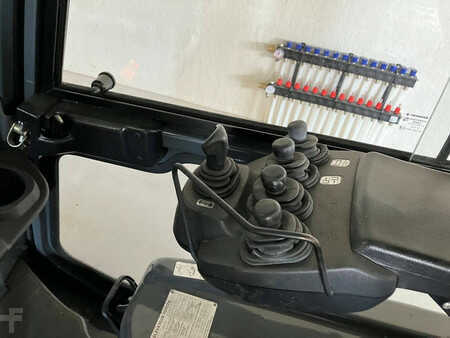 Sähkö - 4 pyör 2014  Toyota 8FBEKT16 (12)