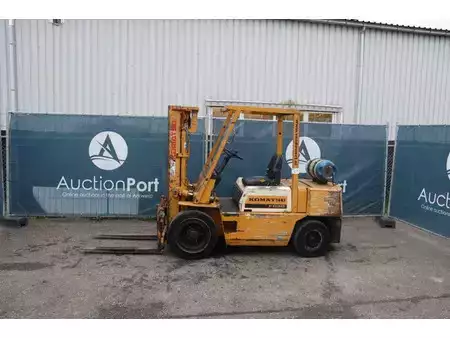 Gas truck 2019  Komatsu FG30-8 (1)