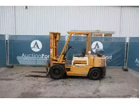 Gas truck 2019  Komatsu FG30-8 (2)