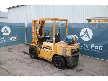 Gas truck 2019  Komatsu FG30-8 (3)