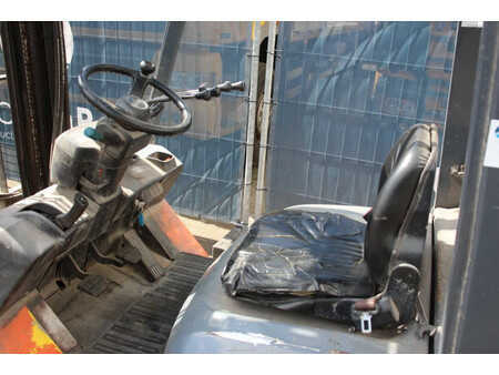Empilhador a gás 2003  Toyota 42-7FGF25 (20)