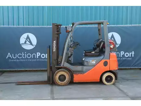 Gázüzemű targoncák 2019  Toyota 02-8FGF18 (1)