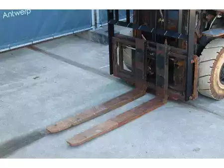 Gázüzemű targoncák 2019  Toyota 02-8FGF18 (11)