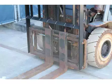 Gázüzemű targoncák 2019  Toyota 02-8FGF18 (12)