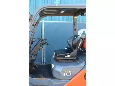 Gázüzemű targoncák 2019  Toyota 02-8FGF18 (25)