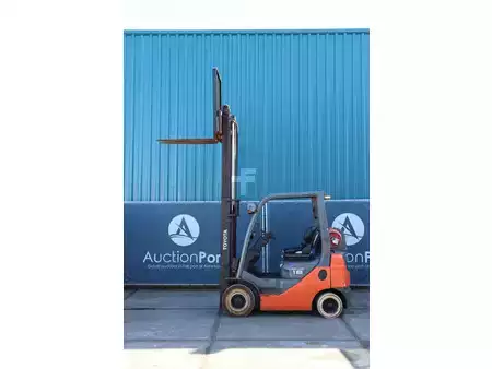 Gázüzemű targoncák 2019  Toyota 02-8FGF18 (40)