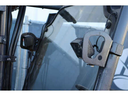 Carrelli elettrici 4 ruote - Linde E25 (12)