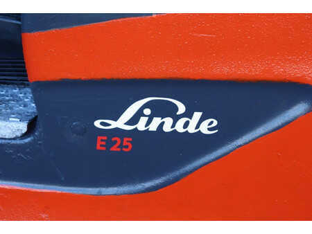 Carrelli elettrici 4 ruote - Linde E25 (15)