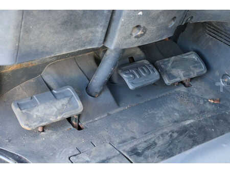 Carrelli elettrici 4 ruote - Linde E25 (21)