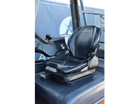 Carrelli elettrici 4 ruote - Linde E25 (22)
