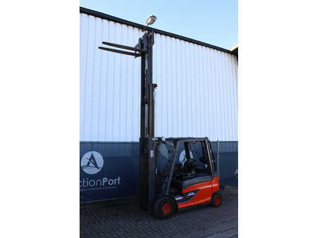 Carrelli elettrici 4 ruote - Linde E25 (28)