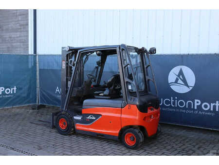 Carrelli elettrici 4 ruote - Linde E25 (3)