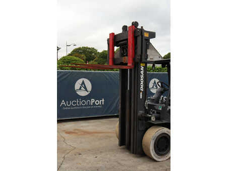 Carrelli elevatori GPL 2019  Doosan G55C-7 (40)