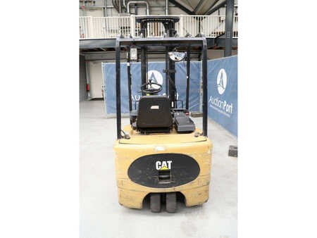 Elektromos 4 kerekű 2000  CAT Lift Trucks EP18KT (5) 