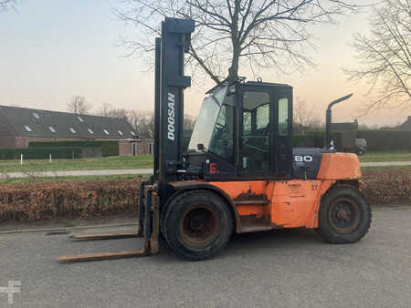 Diesel gaffeltruck 2007  Doosan D80s-5 (1)