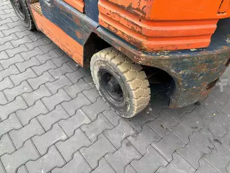 Wózki gazowe 1990  Toyota 42-5FGF 25 (10)