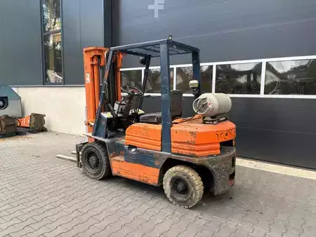 Wózki gazowe 1990  Toyota 42-5FGF 25 (3)