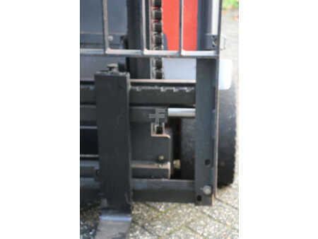 Elektromos 4 kerekű 2014  Linde E18PH-02 (12)